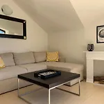 Art In With Mountain View Апартамент *