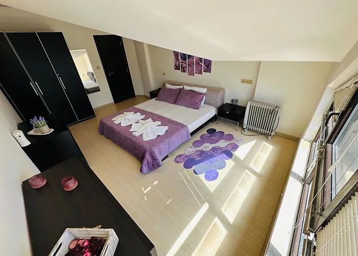 Апартамент Central Art Apartment In Bansko With Mountain View *